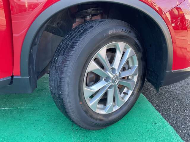 タイヤサイズは225/65R17純正アルミホイール付き！（夏タイヤ装着）冬タイヤ、ホイール注文も承っております☆