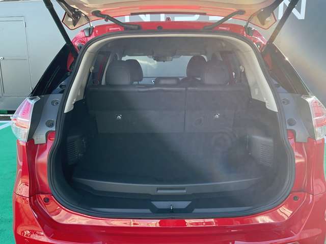 広いラゲッジスペースで大きな荷物もしっかりと積み込めます☆