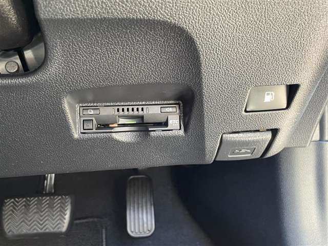 ネッツトヨタびわこの中古車をご覧頂きありがとうございます。在庫のお問合せはメール、お電話にてお気軽にお問合せ下さい。ロングラン保証　『1年間・走行距離無制限』付き、安心で安全の中古車をお届け致します。