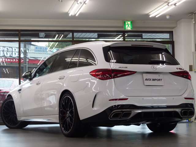 リモートドアロック＆アンロック・駐車位置検索を含むMercedes me connect搭載車！！　専門店ならではの1台！！　安心の右ハンドル！！　低走行距離1.4万km！！　禁煙車　取説・記録簿付き