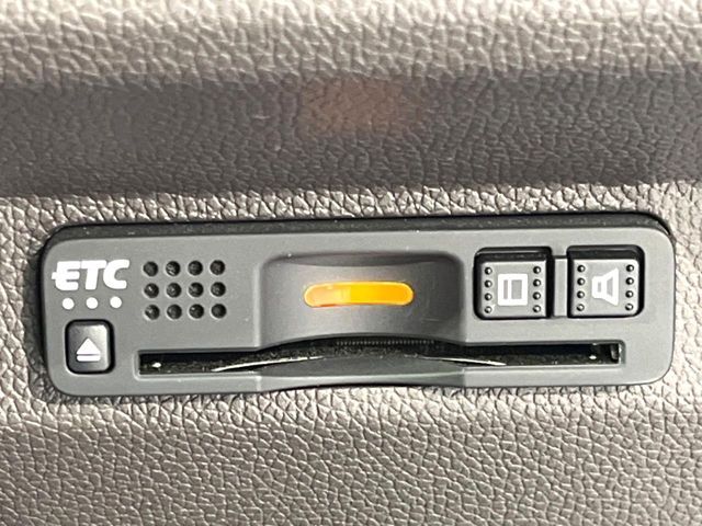 【ETC】高速道路の料金所をストレスなく通過！話題のスポットやサービスエリアに多い「スマートIC」利用時は必須のアイテムです。当店でセットアップを実施、ご納車当日からすぐにご利用いただけます！