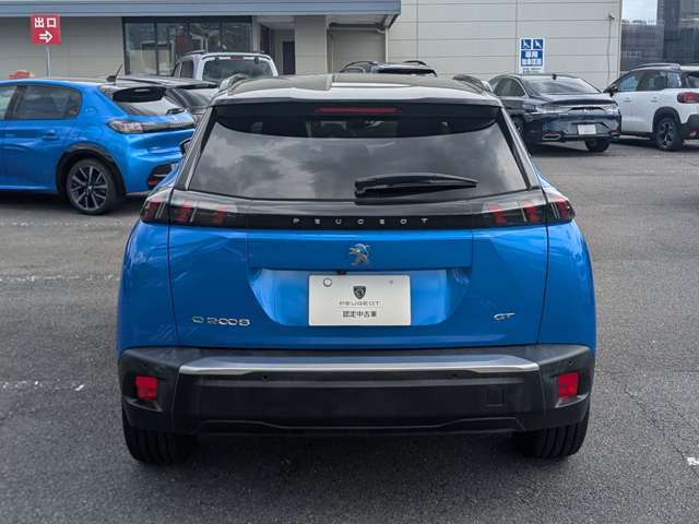 【認定中古車保証】1年間、走行距離無制限の認定中古車保証が付帯いたします。保証期間中は全国のプジョーディーラーで保証整備がお受けいただけます。
