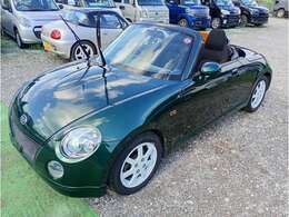 古い車になってしまいましたので納車整備の際にエアコンもしっかり真空引きして新鮮な冷媒を充填しますね。屋根を開けていてもエアコンは結構役に立ってくれます