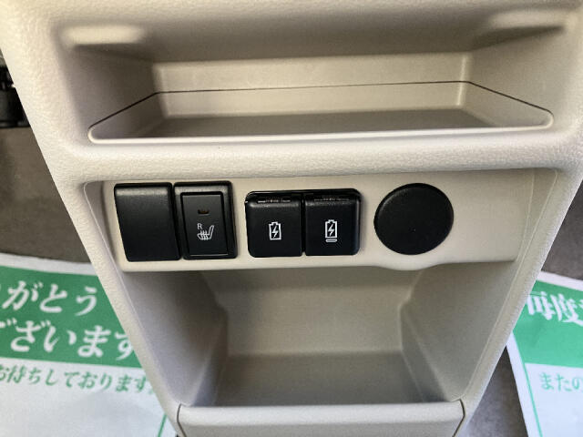 自社ホームページでは、お得な情報満載！最新チラシや目玉車などの情報は【ナオイオート　車販売】で検索★