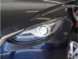 【HIDヘッドライト】明るく運転しやすいディスチャージヘッドライトです。明るく照らすので暗い夜道からお客様を守ってくれます。お近くの広島マツダまでお越しください。