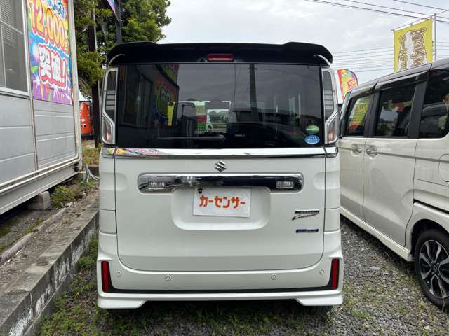 納車前の点検整備やアフターサービスもお任せください。経験豊富な国家資格を持った整備士がお客様のお車と真剣に向き合い、誠心誠意のメンテナンスを施します。安心してお乗りいただけます。