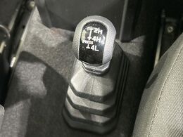 4WDのお車ですので、雪道でも安心です♪降雪地地域にお住まいの方以外にも、ウィンタースポーツが趣味の方や降雪地域へ帰省される機会がある方にもおすすめ！