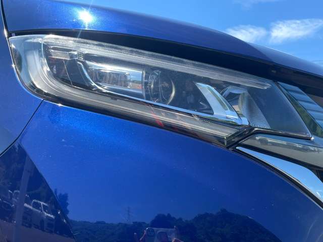 「LEDヘッドライト」　明るい！省電力！長寿命！暗い夜道も安全に運転できますね♪
