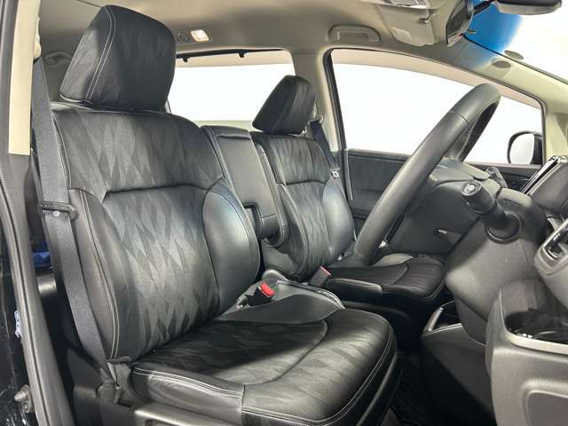 【1列目】店舗にて現車の確認も頂けます！ 最新ナビ(フルセグ・DVD再生)もご案内しております。カロッツェリア・アルパイン・イクリプスのカーナビを取扱っています！バックカメラ(バックモニター)の取付も可能！
