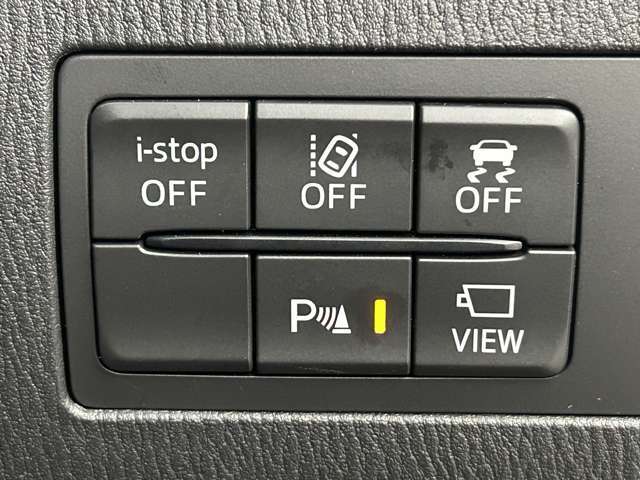 【車線逸脱警報システム（LDWS）】居眠り運転などでの車線のはみ出しを予測して、警告灯と警告音でドライバーに注意を促します！機能には限界があるためご注意ください。