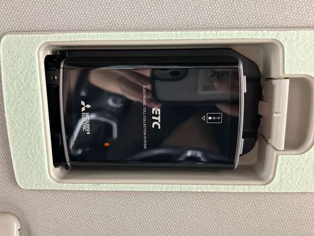 ◆【ETC】有料道路を利用する際に料金所で停止することなく通過できる、ETC車載器（ノンストップ自動料金収受システム機器）が装備されています。セットアップを行うことで利用可能になります。