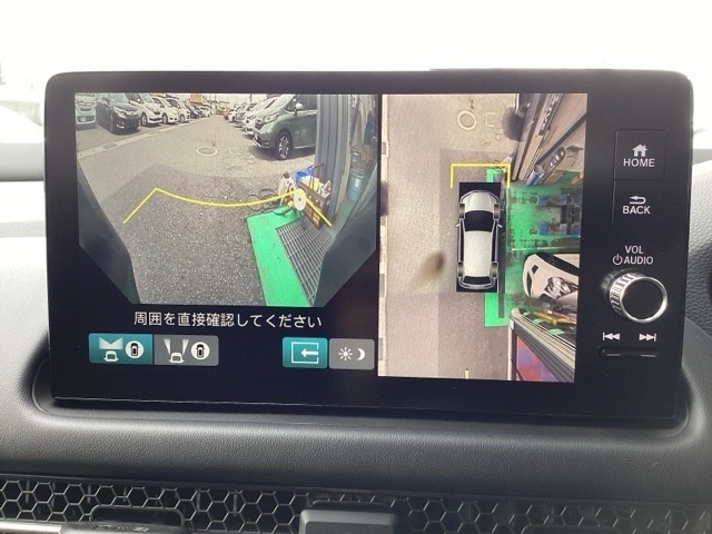 フロントカメラ装備！運転席から見づらいフロントバンパー前部の映像を映します。