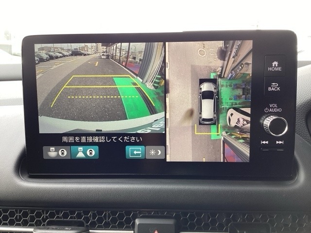 運転が苦手な方も車庫入れラクラクです！ギアをリバースに入れれば自動的にモニターが切り換わりますので、面倒な操作は不要です。狭い駐車場もお車を傷つけず安心です！