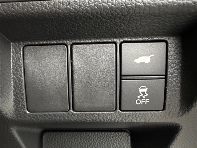 【運転席操作部】『運転席周辺の装備』の画像になります。快適なドライブを楽しむための機能が装備されています！運転席から触れるので使いやすいです！