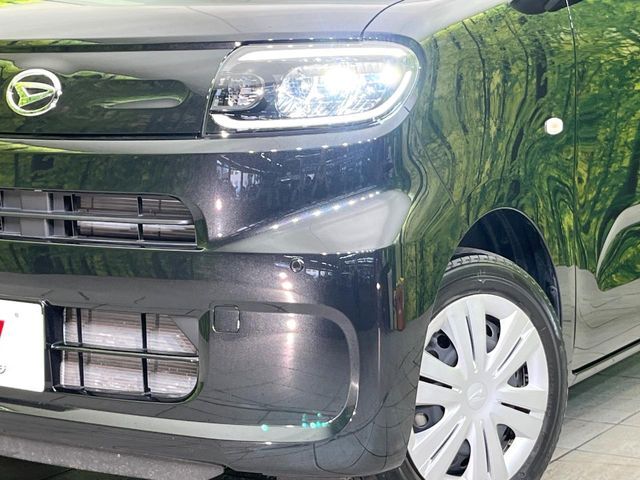 【LEDヘッドライト】悪天候や夜間走行時も良好な視界を確保し安心して運転できる高輝度LEDヘッドライトを装備！点灯速度が早く、消費電力も抑えられています。