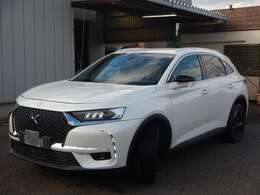 ディスプレイオーディオ全方位カープレイ　　パワートランク足開閉可　オートクルーズ　シートヒーター　ETC　LED　18AW