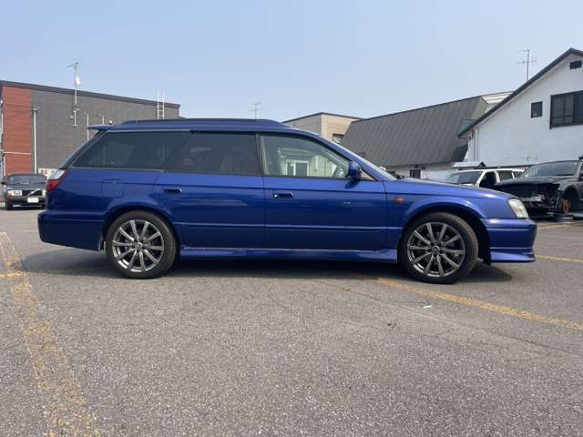 程度の良いブルー！ご納車までにお客様のお車をきっちりメンテナンスさせて頂き、ご納車致します