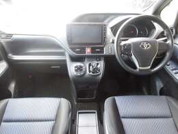 ご納車後も安心なプレミアム保証をご提案いたします。ナビや電装品、エアコンなども含めた600項目の充実した保証内容と安心のロードサービス付帯でサポートいたします。詳細はお尋ねください。