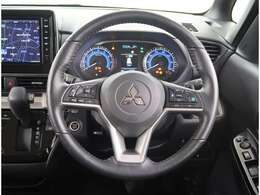 本革巻ステアリングホイール　ハンドルヒーター装備