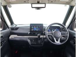 操作性の良いインパネ周りです