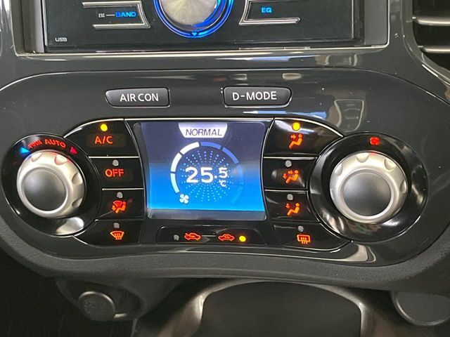 【オートエアコン】一度お好みの温度に設定すれば、車内の温度を検知し風量や温度を自動で調整。暑い…寒い…と何度もスイッチ操作をする必要はありません。快適な車内空間には必須の機能ですね♪