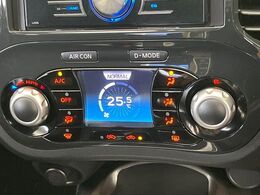【オートエアコン】一度お好みの温度に設定すれば、車内の温度を検知し風量や温度を自動で調整。暑い…寒い…と何度もスイッチ操作をする必要はありません。快適な車内空間には必須の機能ですね♪