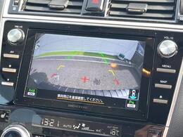 【バックカメラ】駐車時に後方がリアルタイム映像で確認できます。大型商業施設や立体駐車場での駐車時や、夜間のバック時に大活躍！運転スキルに関わらず、今や必須となった装備のひとつです！