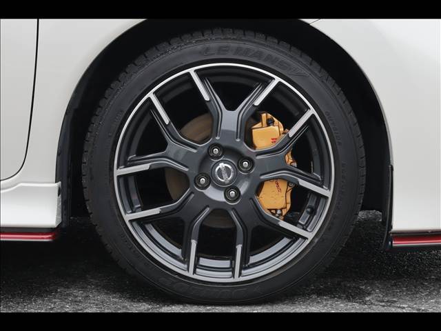 走行距離管理システムにより実走行距離の物だけを車輌展示！当社は仕入れのプロによる良質な車輌のみを厳選仕入れ！掲載車輌以外にも在庫多数御座います！