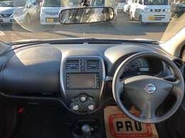 運転席まわりです。細かいオプションなど、気になるところがあればお気軽にメールやお電話等でお問合せください。