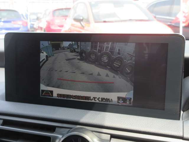 ガイド線付バックカメラで駐車も安心ですね♪　広角のカメラを使用しております♪