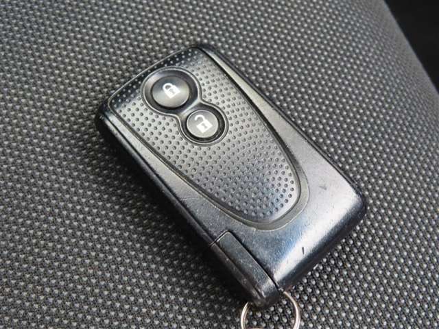 スマートキーはかばんやポケットに入れておけば、ドアのロックアンロックやエンジンの始動が出来ます！