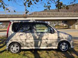 JB4気筒ターボ　社外スピーカー　純正アルミ　リアスポイラー　フォグランプ　フルエアロ　ベンチシート　コラムAT　キーレスエントリー