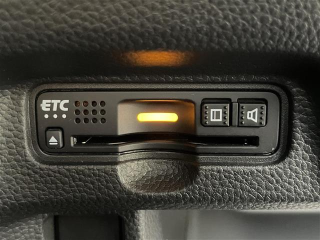 気になる車はすぐにお問い合わせください！画面右側の0066から始まる無料ダイヤルからお問い合わせ下さい！専門スタッフがお車のご質問にお答えいたします！