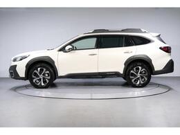 乗用車の快適性、SUVの走破性、ステーションワゴンの積載性を兼ね備えています。