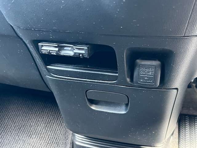 ☆お車へのお問い合わせやご質問は無料電話（0078-6002-701336）よりお気軽にお問い合わせください☆事務所は展示場の下側になります。ご来店の際は一度ご連絡頂けると幸いです。