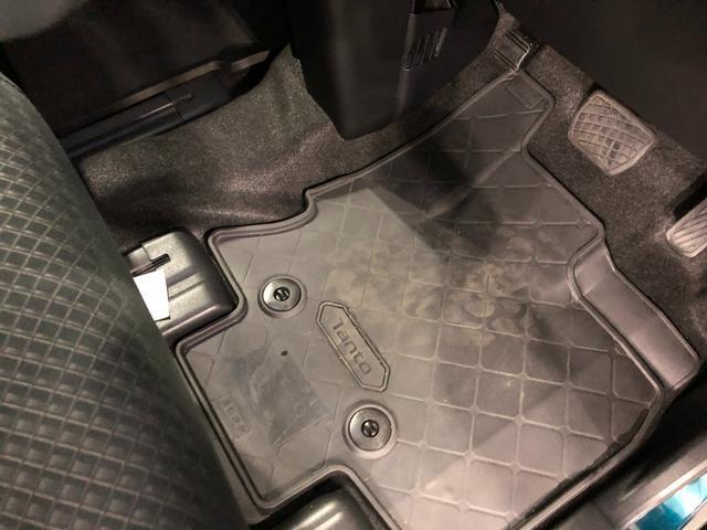 嬉しい純正フロアマット付き♪　状態も良好です（＾＾♪