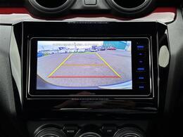 【バックモニター】後ろのカメラの映像がモニターに映し出されるので、後方の見えない死角や、障害物との距離感などもしっかり安全確認することができます！