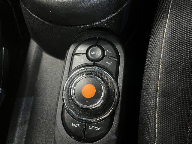 BCN両毛店は大規模『400台』の中古車を展示中！更に当社全店26店舗の総在庫台数はなんと・・10000台！ご要望のお車がお探しできる自信があります！そして取り寄せも可能ですのでまずはご来店お待ちしております！