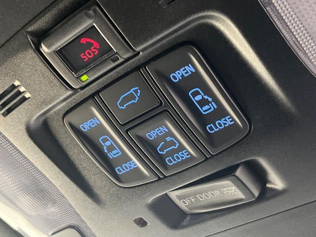 【両側パワースライドドア】スマートキーや運転席のスイッチで後席両側スライドドアの開閉が可能♪電動だから力を入れてドアを開ける必要が無く、小さなお子様でも簡単に開け閉めでき快適です♪
