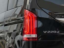 インテリジェントドライブ（LEDインテリジェントライトシステム・クロスウィンドウアシスト・リアクロストラフィックアラート）＆専用19インチアルミホイール＆MBUX等豪華装備です！！