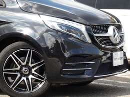 2L直列4気筒直噴ディーゼルエンジンと電子制御9速ATがダイナミックなレスポンスによる爽快なドライビングフィールと高い静粛性の走りを演出してくれます！！　さらに便利な純正メモリーナビ