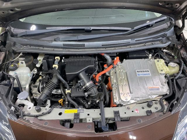 親切・丁寧な専門メカニックスタッフが応対！・車検・点検整備・事故等の修理などアフターサービスも安心。お車のカスタマイズもネクステージのサービススタッフまでご相談ください！
