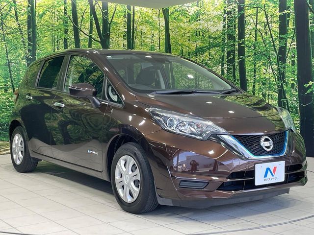 大好評のボディコーティング「弾スプラッシュコート」もご納車までに施工可能。通常のガラスコートと異なる、耐久年数6年の無機質ガラスコーティングが、ボディをキレイな状態に保ってくれます。