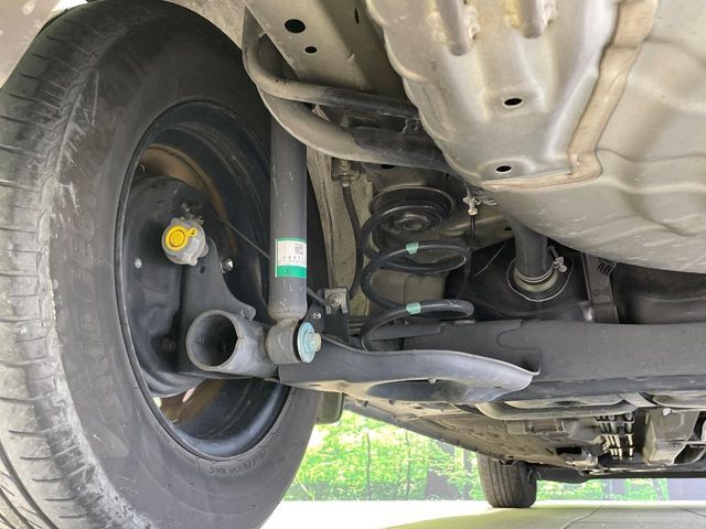 お車を安心してお乗りいただく為には、足回りの定期点検が欠かせません。サービスサポート（有償保証）では無料点検もご提供しており、安心のカーライフをお過ごしいただけるサポート体制が整っています。