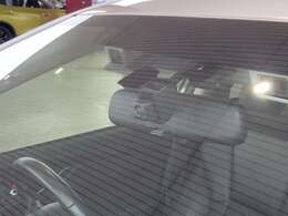 交通トラブル防止の【ドライブレコーダー】も装備済！！最近はナビやETCと並んで必須アイテムになりましたね◎