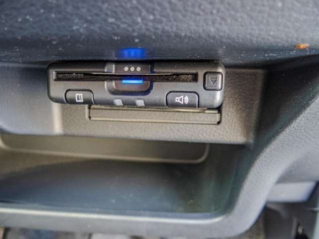 高速道等料金所等の通過もETC車載器付きなので楽々！