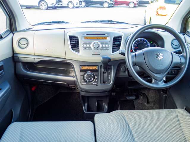 操作性と視認性に優れたインパネまわり、各スイッチは操作性を重視してデザインされてます！！