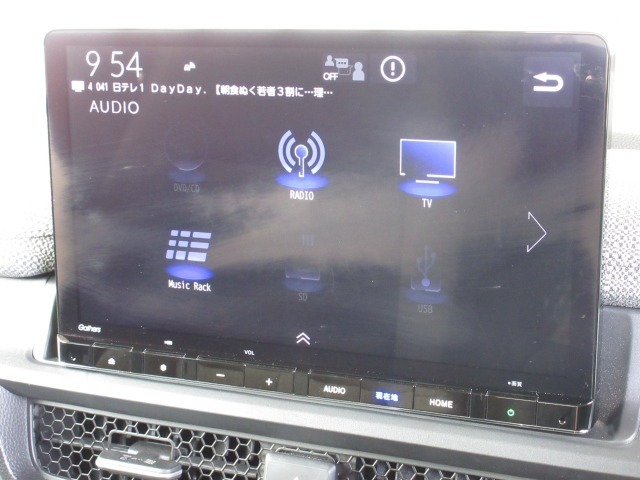 ナビゲーションはギャザズ11.4インチナビ（LXU-237VFLi）を装着しております。AM、FM、CD、DVD再生、Bluetooth、音楽録音再生、フルセグTVがご使用いただけます。