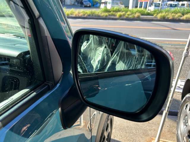 ☆当店商品の特徴☆　登録がされているお車で走行距離は10キロほどで誰も乗っていない車です！展示車はキズが付いてしまう場合もあるので直接ご確認くださいませ。