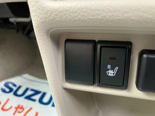 運転席はヒーター付き☆